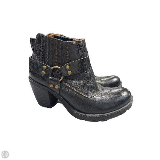 Boots Ankle Heels By Cmc In Black, Size: 7