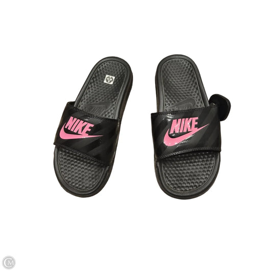 Sandals Flats By Nike In Black, Size: 8