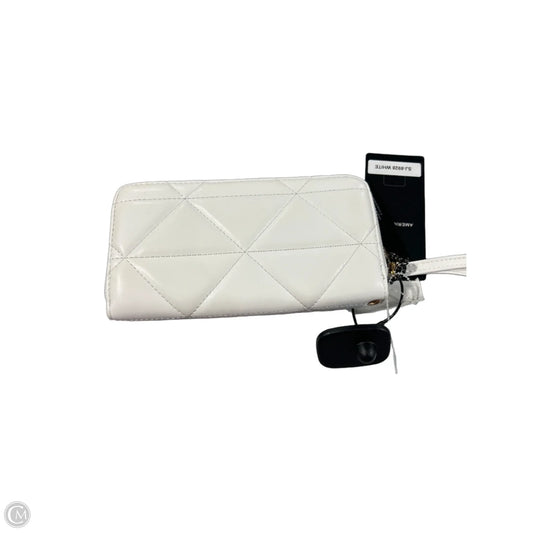 Wallet By Cmc, Size: Medium