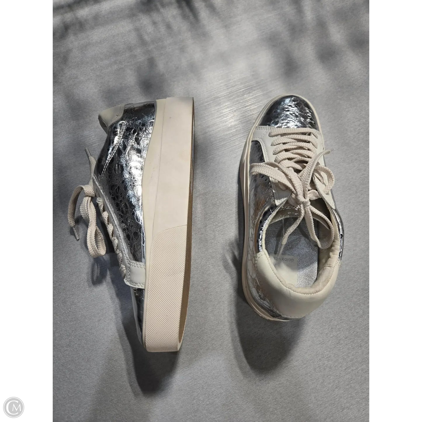 Shoes Sneakers By Dolce Vita In Silver & White, Size: 8