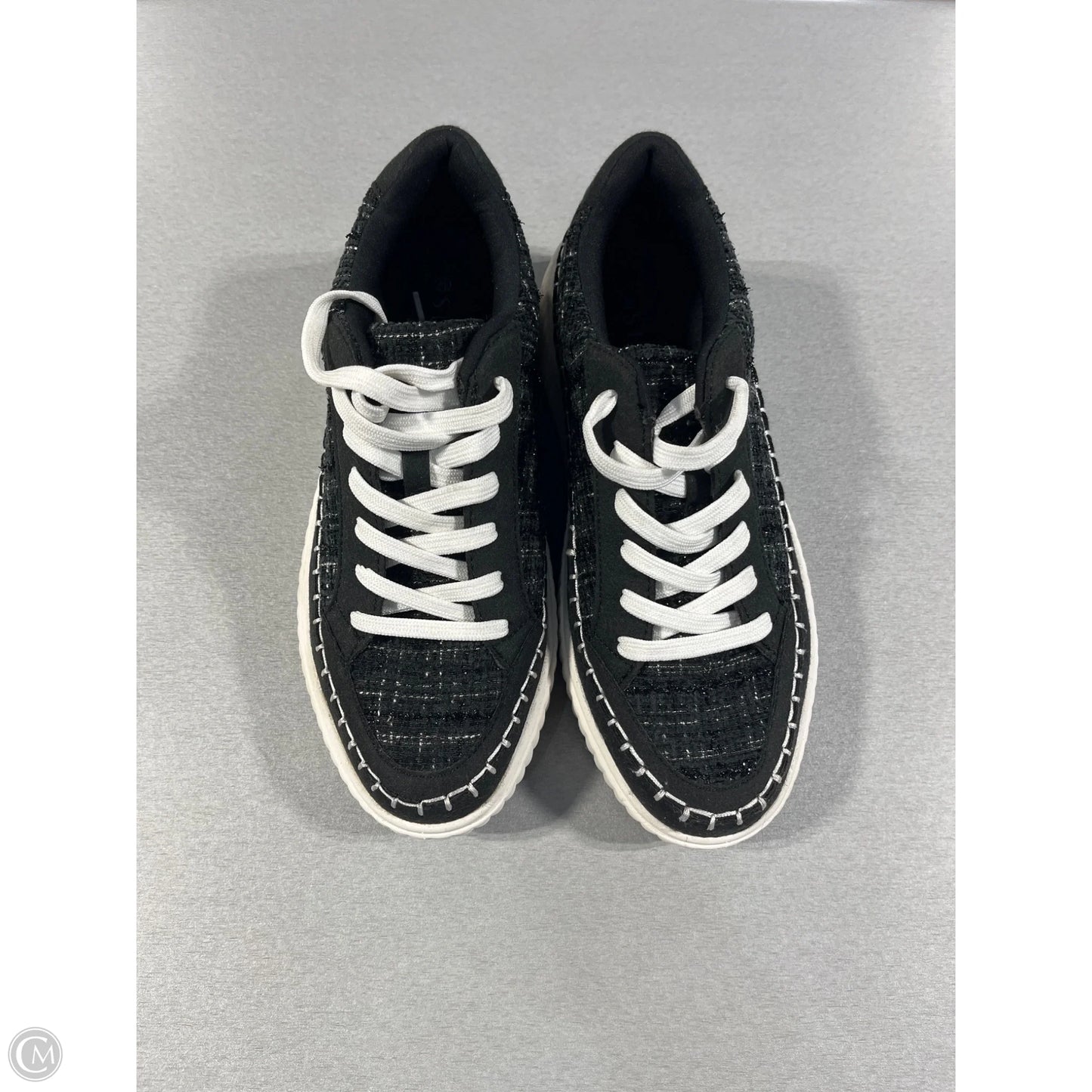 Shoes Sneakers By Serra In Black & White, Size: 10