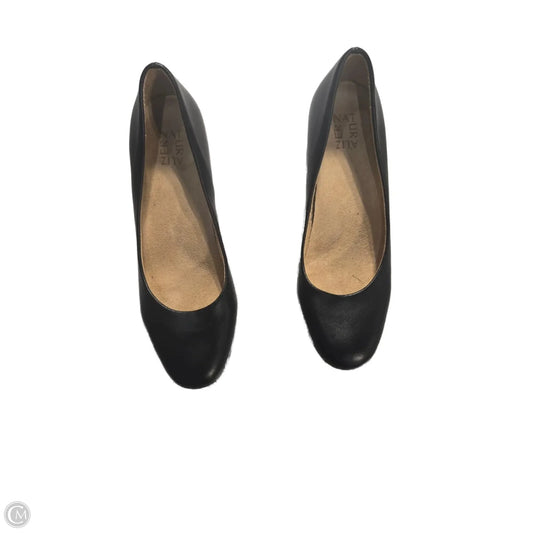 Shoes Flats By Naturalizer In Black, Size: 10
