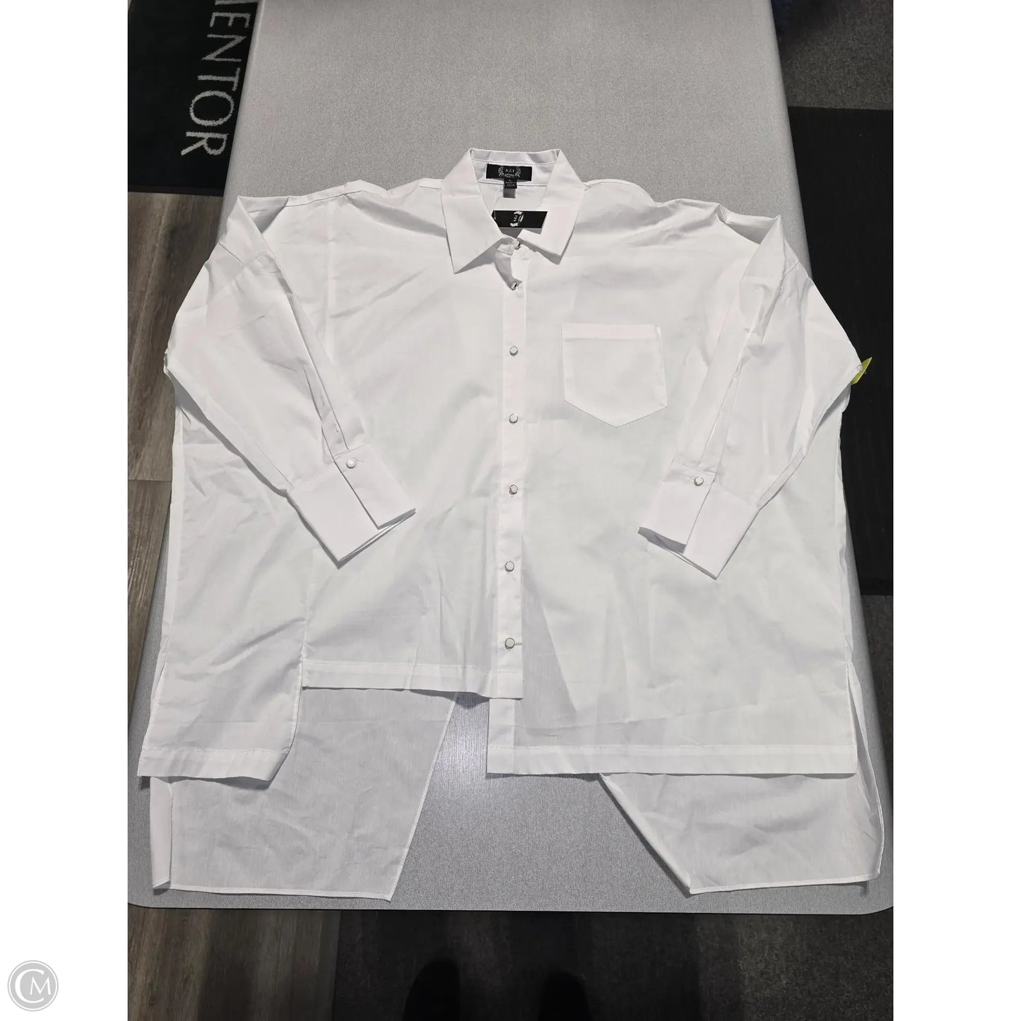 Top Long Sleeve Basic By Cmc In White, Size: L