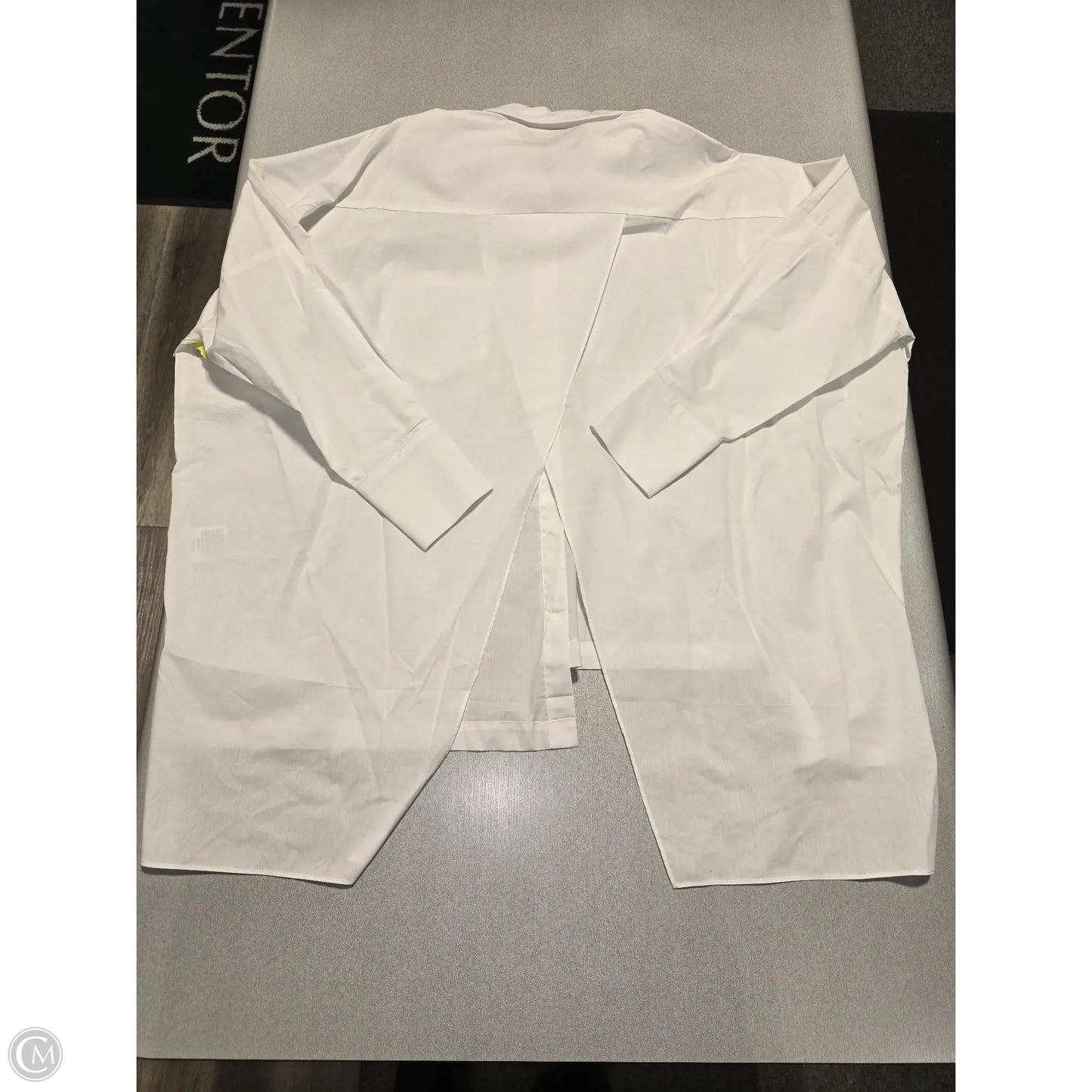 Top Long Sleeve Basic By Cmc In White, Size: L