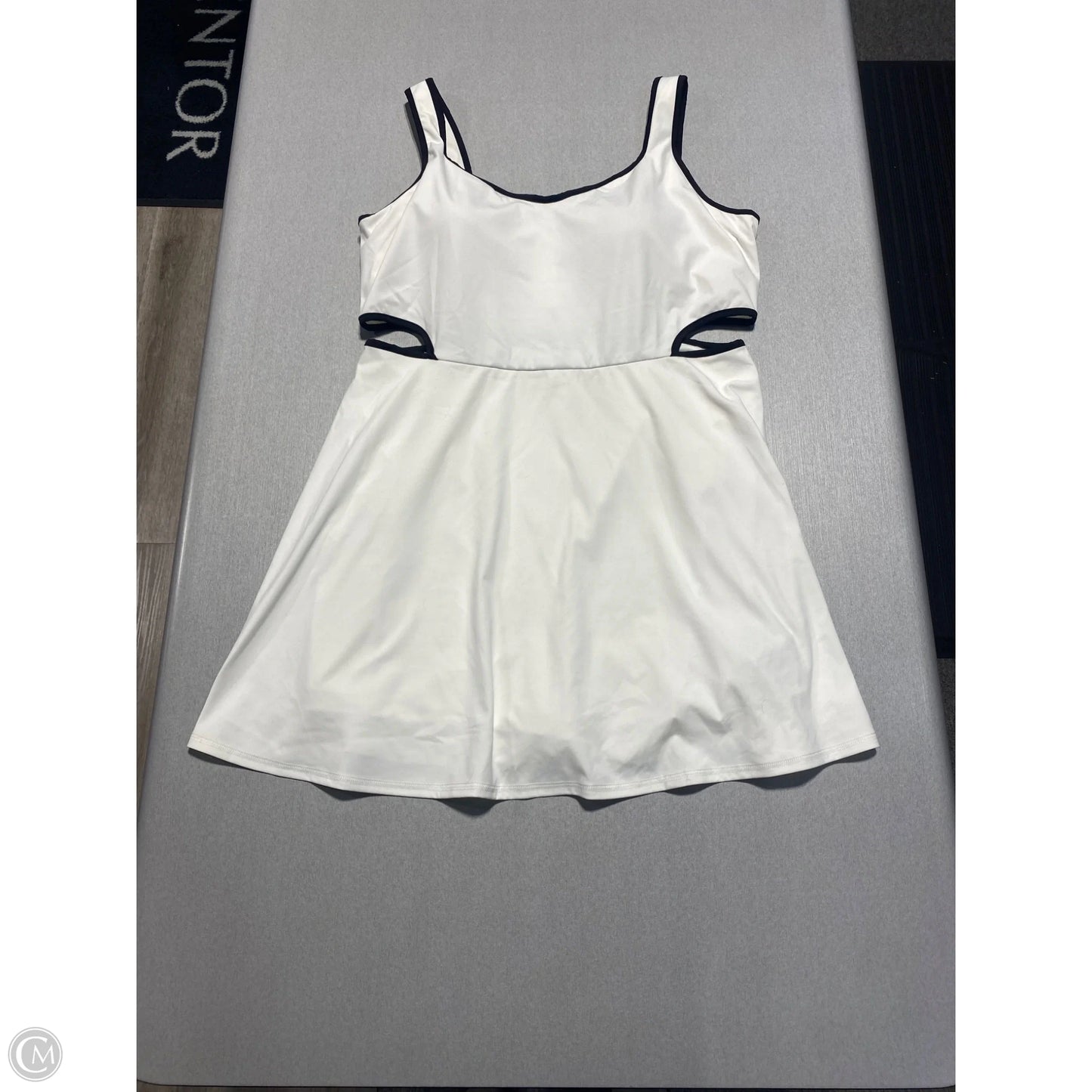 Athletic Dress By Old Navy In White, Size: Xl