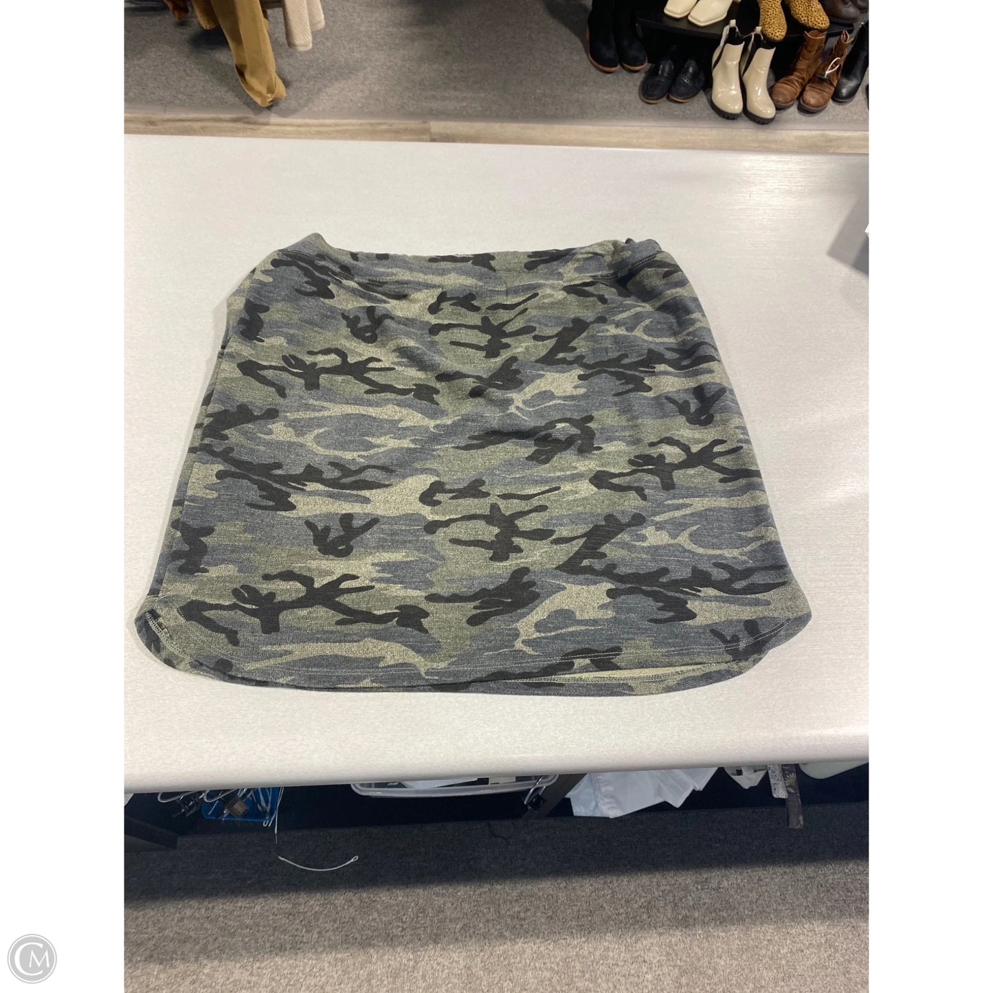 Skirt Mini & Short By Sundry In Camouflage Print, Size: 4