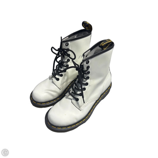 Boots Ankle Flats By Dr Martens In White, Size: 7