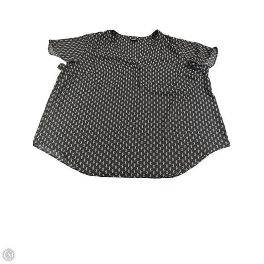 Top Short Sleeve By Torrid In Black & White, Size: 3x