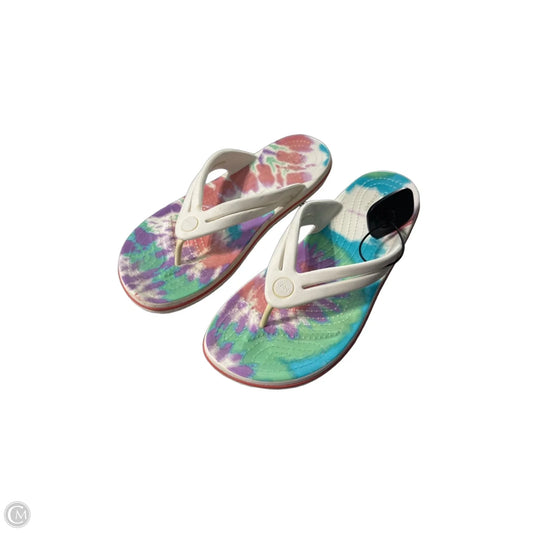 Sandals Flip Flops By Crocs In Multi-colored, Size: 9