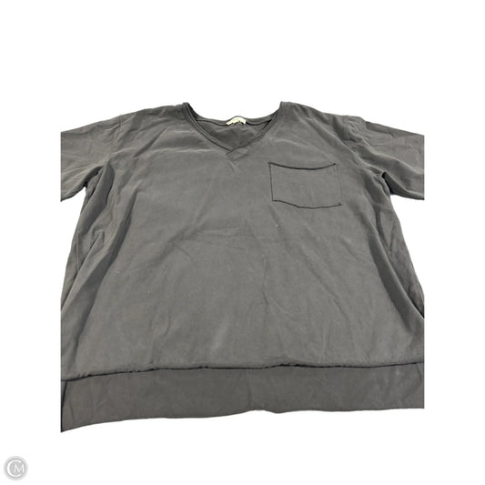 Top Short Sleeve By Cmc In Grey, Size: L