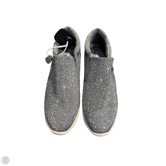 Shoes Flats By Anne Klein In Silver, Size: 8