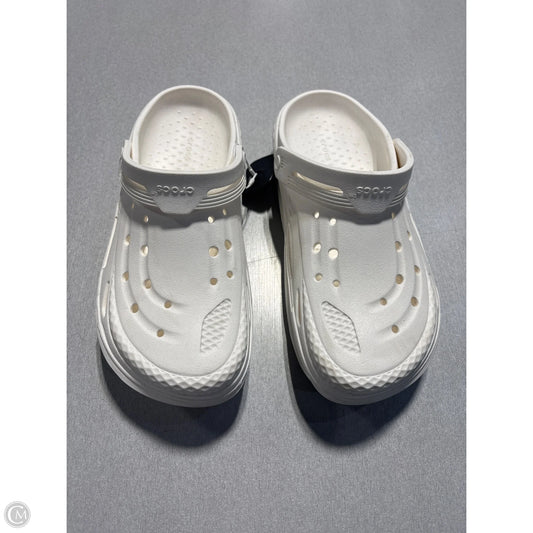Sandals Flats By Crocs In White, Size: 10