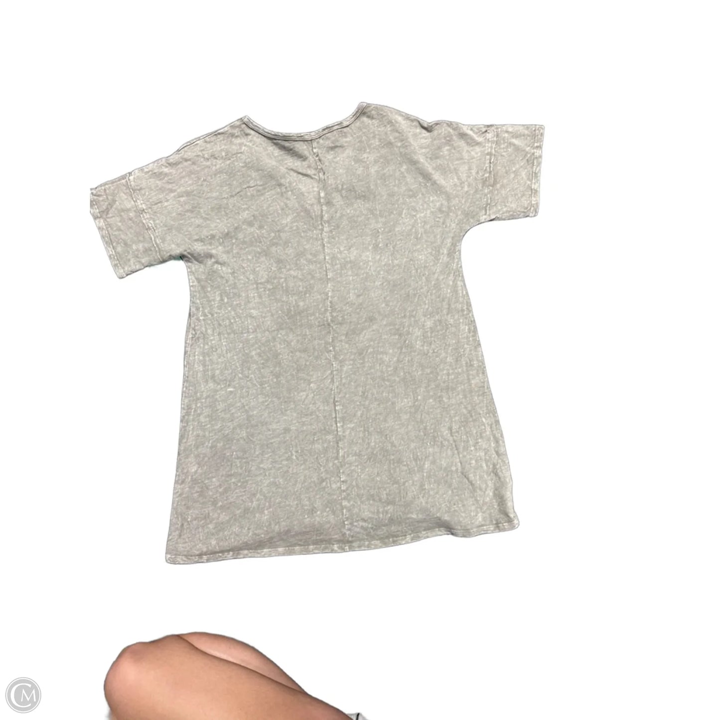 Top Short Sleeve By Cmc In Grey, Size: L