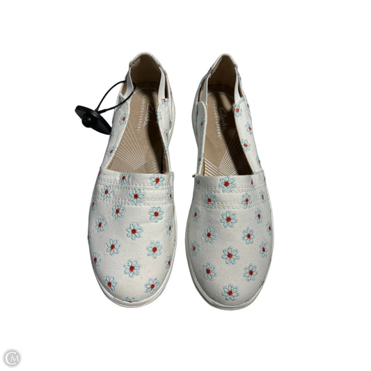 Shoes Flats By Clarks In White, Size: 8.5