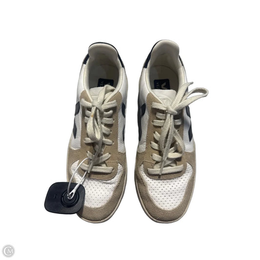 Shoes Sneakers By Veja In White, Size: 7