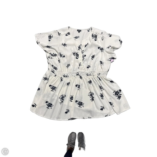 Top Short Sleeve By Torrid In White, Size: 3x