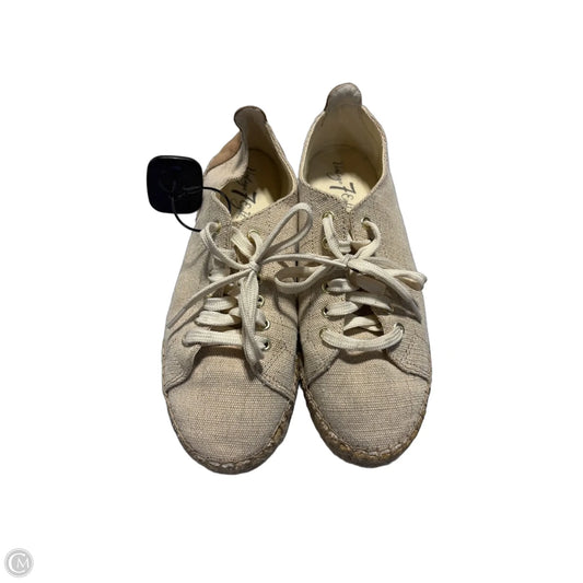 Shoes Flats By Cmc In Cream, Size: 8