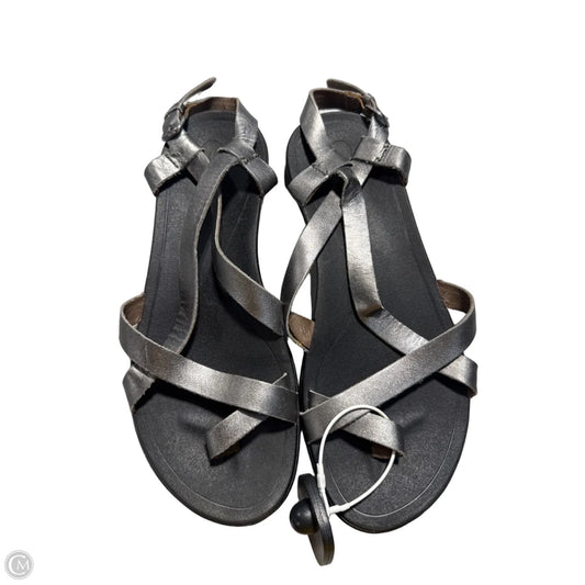 Sandals Flats By Olukai In Grey, Size: 9