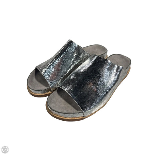 Sandals Flats By Kelsi Dagger In Silver, Size: 8